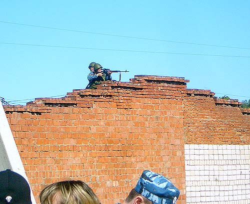 Снайпер на крыше  колонии &ndash; плохой знак  для заключенных.